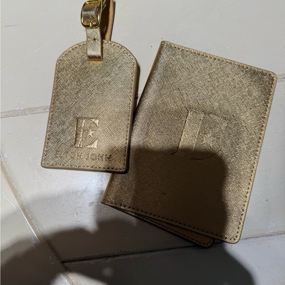 Elton John Gold Travel Set with Initials - Picture 2 of 3